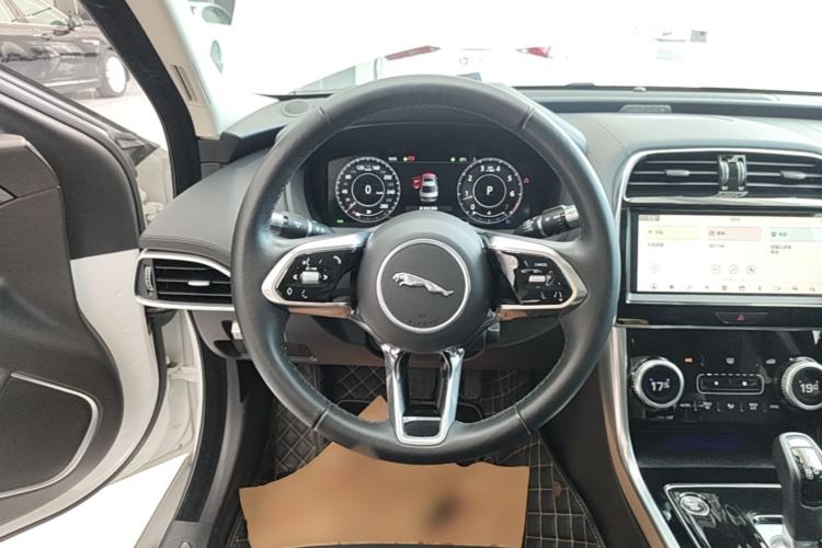 Used Jaguar XEL 2020 2.0T 250 PS SE Tech-Elegant Edition Steering Wheel