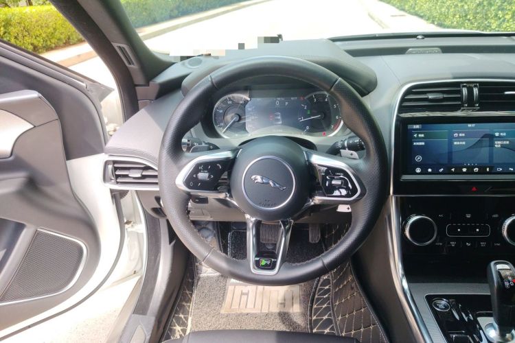 Used Jaguar XEL 2020 2.0T 200 PS R-DYNAMIC S Advanced Sport Edition Steering Wheel