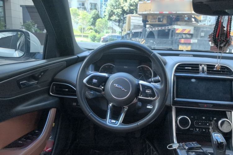 Used Jaguar XEL 2020 2.0T 200 PS R-DYNAMIC S Advanced Sport Edition Steering Wheel