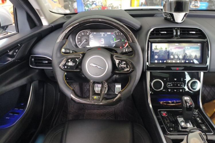 Used Jaguar XEL 2020 2.0T 200 PS S Advanced Elegance Edition Steering Wheel