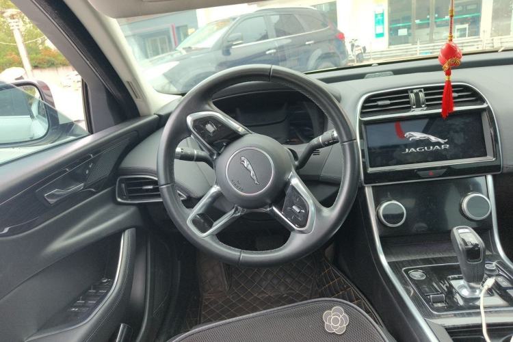 Used Jaguar XEL 2020 2.0T 250 PS SE Tech-Elegant Edition Steering Wheel