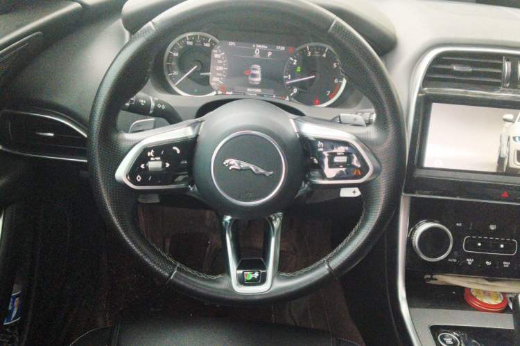 Used Jaguar XEL 2020 2.0T 200PS R-DYNAMIC Youth Sports Edition Steering Wheel