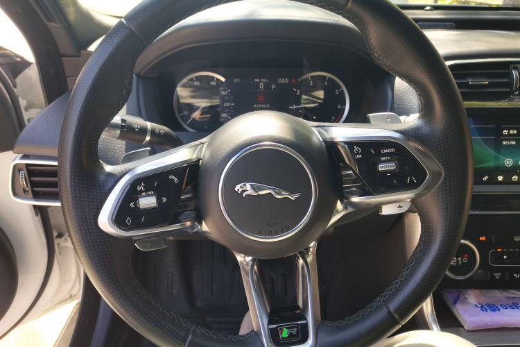 Used Jaguar XEL 2020 2.0T 200PS R-DYNAMIC Youth Sports Edition Steering Wheel