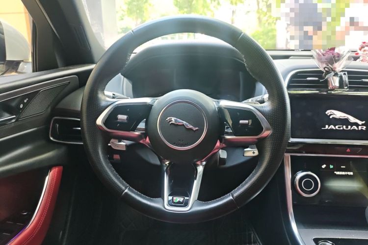 Used Jaguar XEL 2020 2.0T 200 PS R-DYNAMIC S Advanced Sport Edition Steering Wheel