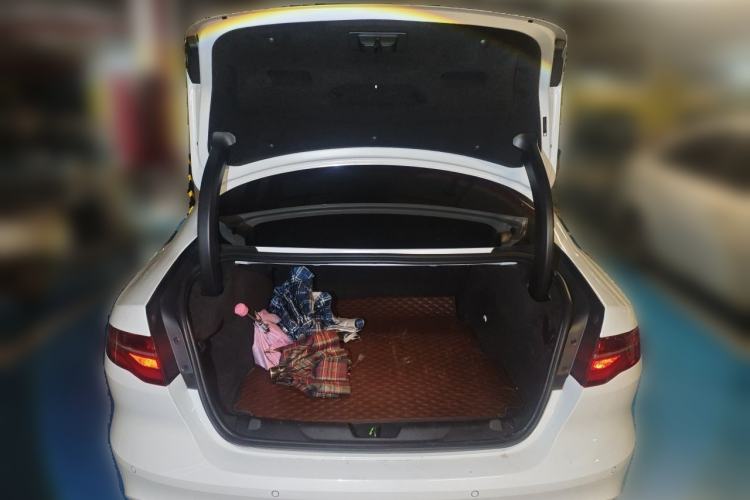 Used Jaguar XEL 2020 2.0T 200PS R-DYNAMIC Youth Sports Edition Trunk