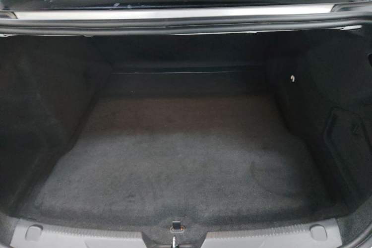 Used Jaguar XEL 2020 2.0T 200 PS S Advanced Elegance Edition Trunk