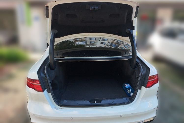 Used Jaguar XEL 2020 2.0T 200 PS S Advanced Elegance Edition Trunk