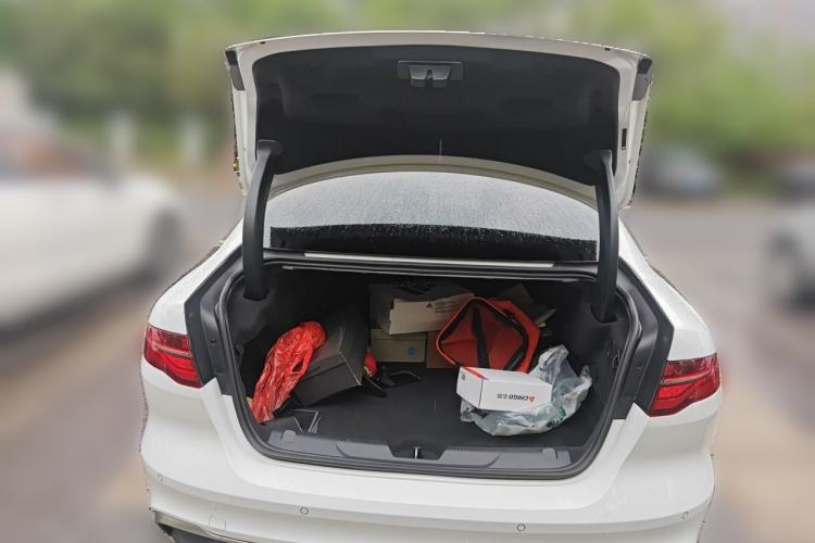 Used Jaguar XEL 2020 2.0T 200 PS S Advanced Elegance Edition Trunk