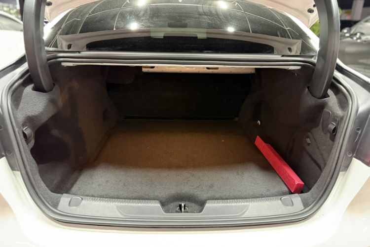 Used Jaguar XEL 2020 2.0T 200 PS S Advanced Elegance Edition Trunk