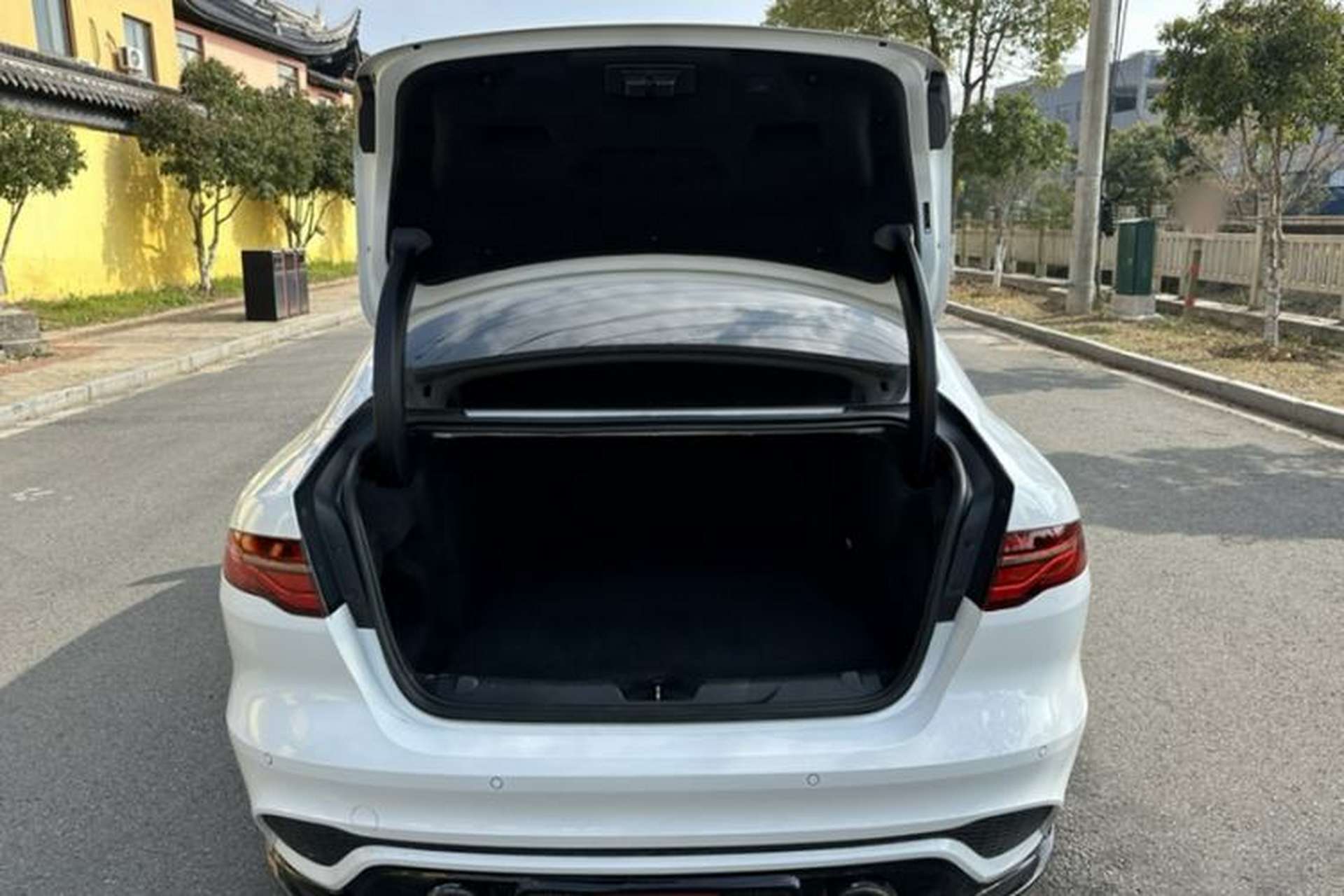 Used Jaguar XEL 2020 2.0T 200 PS R-DYNAMIC S Advanced Sport Edition Trunk