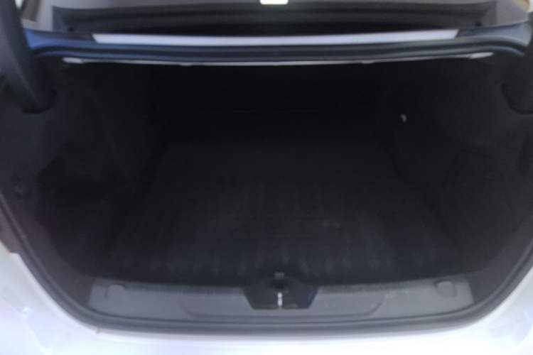 Used Jaguar XEL 2020 2.0T 250 PS SE Tech-Elegant Edition Trunk