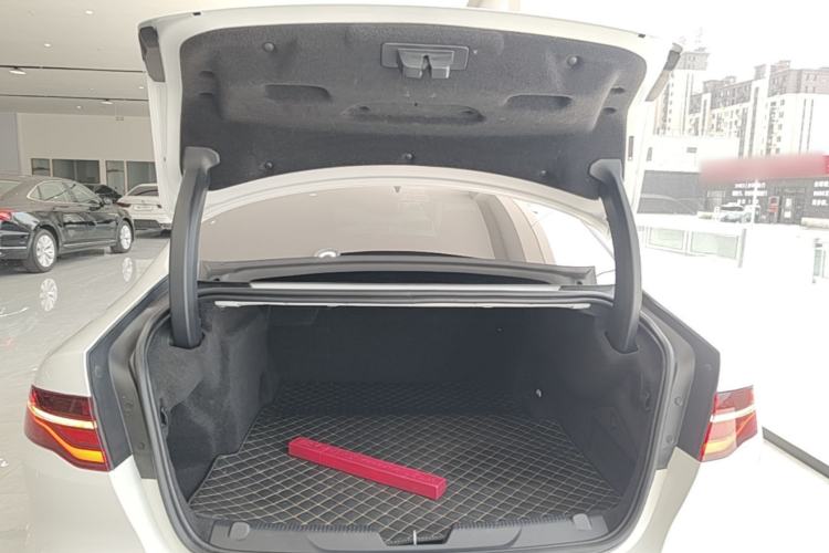Used Jaguar XEL 2020 2.0T 250 PS SE Tech-Elegant Edition Trunk