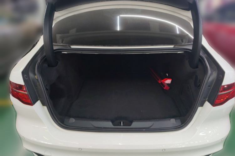 Used Jaguar XEL 2020 2.0T 200PS R-DYNAMIC Youth Sports Edition Trunk