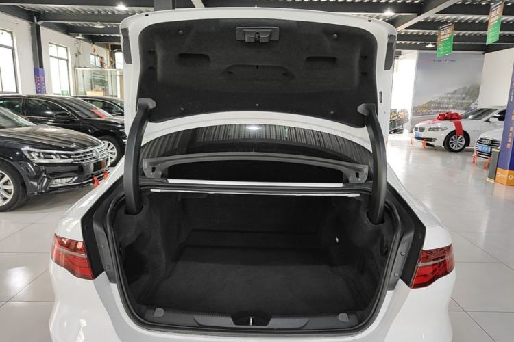 Used Jaguar XEL 2020 2.0T 200 PS R-DYNAMIC S Advanced Sport Edition Trunk