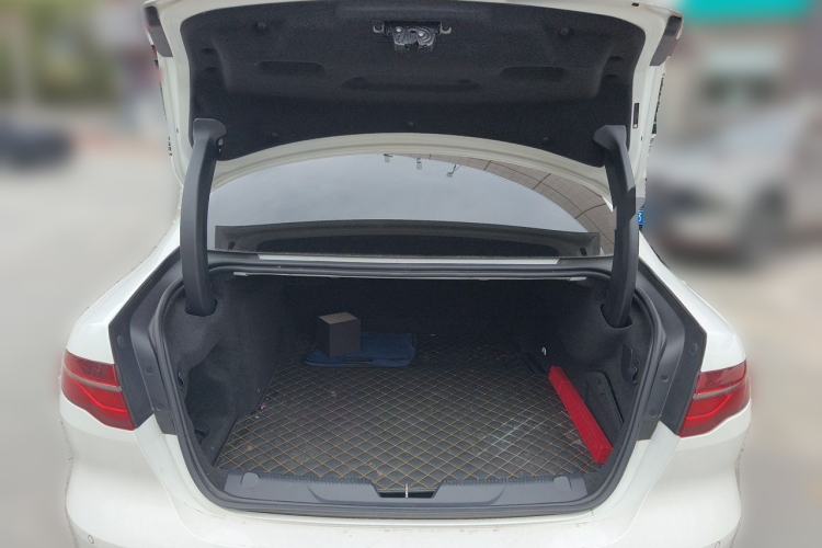 Used Jaguar XEL 2020 2.0T 250 PS SE Tech-Elegant Edition Trunk