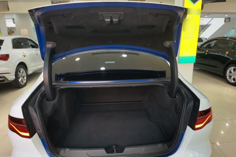 Used Jaguar XEL 2020 2.0T 200 PS R-DYNAMIC S Advanced Sport Edition Trunk