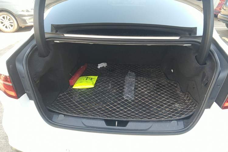 Used Jaguar XEL 2020 2.0T 200 PS S Advanced Elegance Edition Trunk