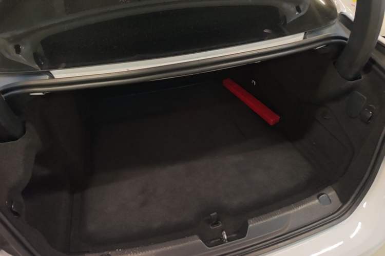 Used Jaguar XEL 2020 2.0T 200PS R-DYNAMIC Youth Sports Edition Trunk