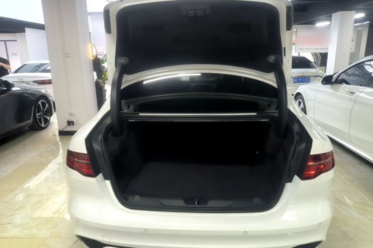 Used Jaguar XEL 2020 2.0T 200 PS R-DYNAMIC S Advanced Sport Edition Trunk