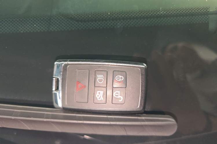 Used Jaguar XEL 2020 2.0T 200PS R-DYNAMIC Youth Sports Edition Vehicle Key