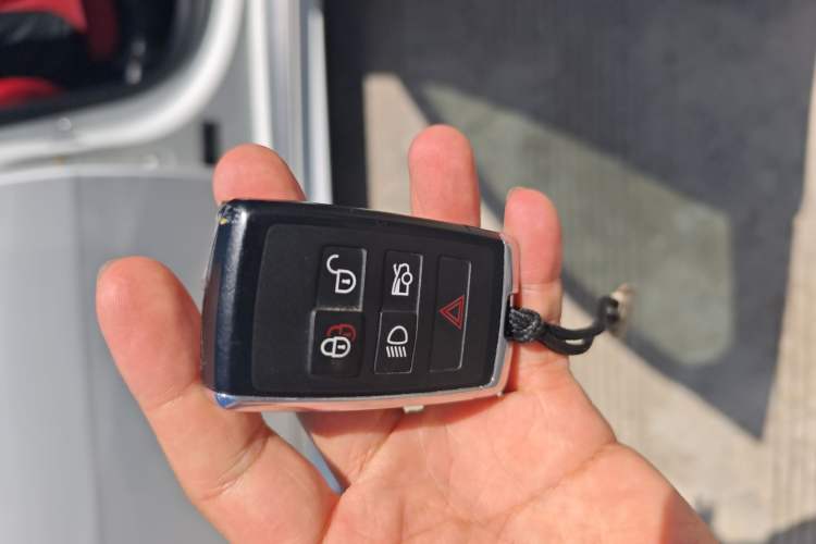 Used Jaguar XEL 2020 2.0T 200 PS R-DYNAMIC S Advanced Sport Edition Vehicle Key