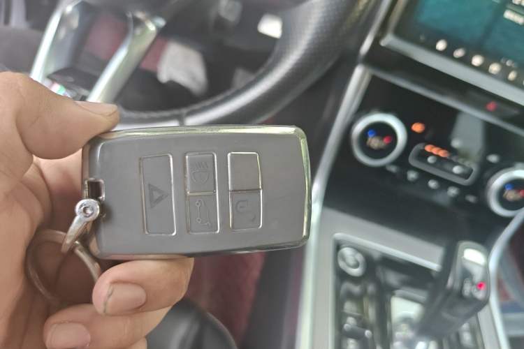 Used Jaguar XEL 2020 2.0T 200PS R-DYNAMIC Youth Sports Edition Vehicle Key