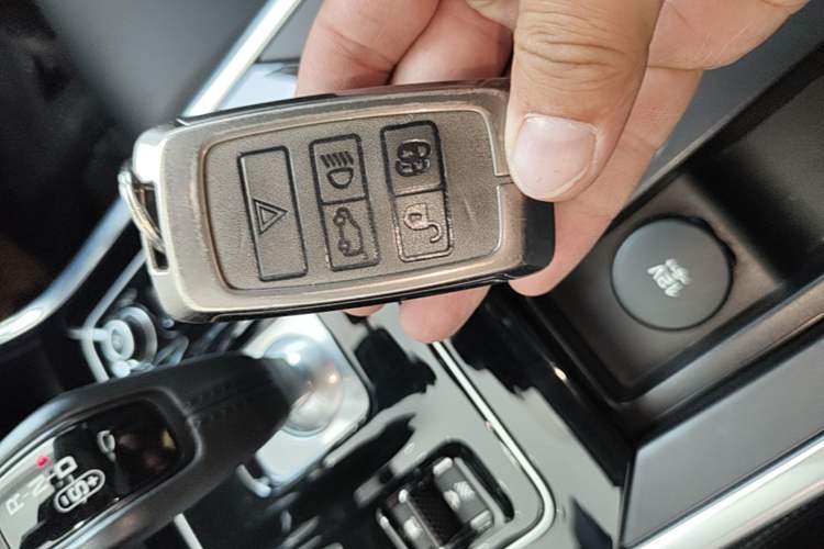Used Jaguar XEL 2020 2.0T 250 PS SE Tech-Elegant Edition Vehicle Key