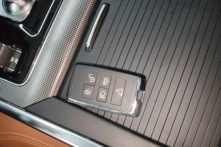 Used Jaguar XEL 2020 2.0T 200 PS R-DYNAMIC S Advanced Sport Edition Vehicle Key