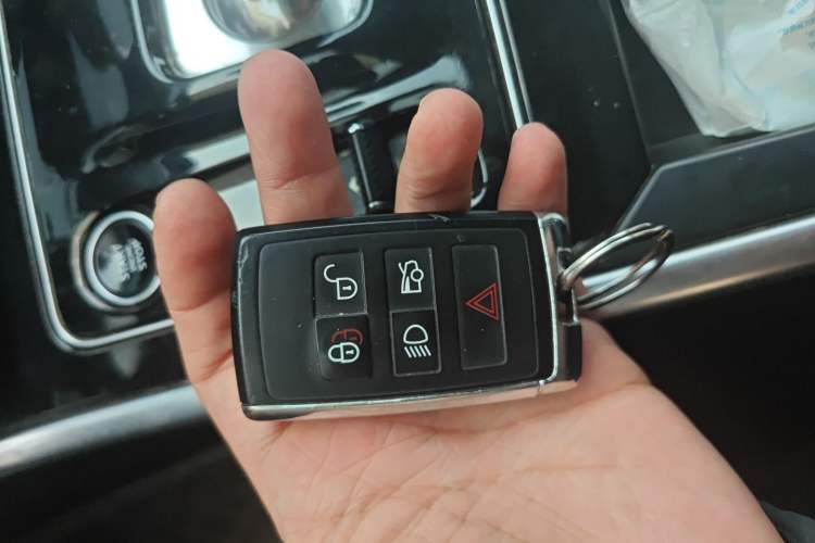 Used Jaguar XEL 2020 2.0T 200 PS S Advanced Elegance Edition Vehicle Key