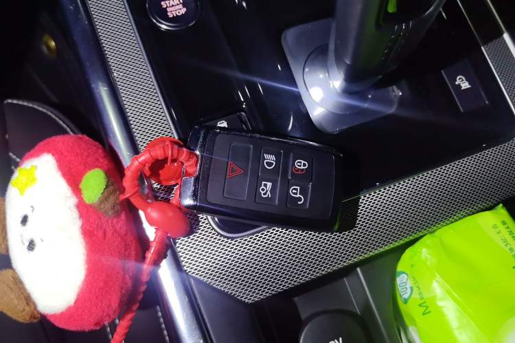 Used Jaguar XEL 2020 2.0T 200PS R-DYNAMIC Youth Sports Edition Vehicle Key