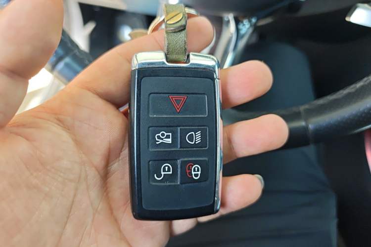 Used Jaguar XEL 2020 2.0T 200 PS R-DYNAMIC S Advanced Sport Edition Vehicle Key