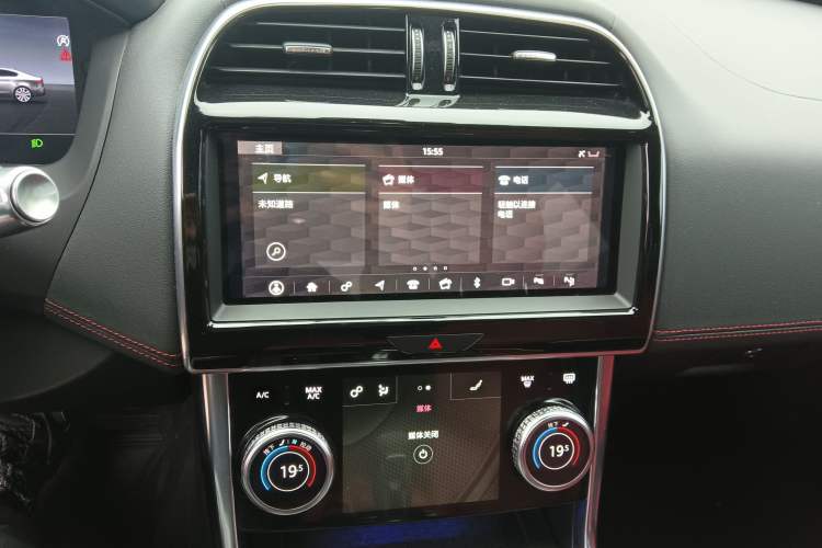 Used Jaguar XEL 2020 2.0T 200 PS R-DYNAMIC S Advanced Sport Edition Audio And AC Panel