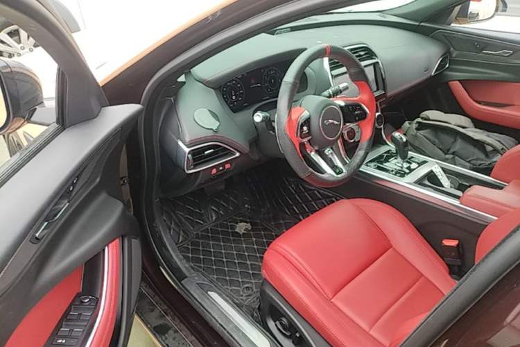 Used Jaguar XEL 2020 2.0T 200 PS R-DYNAMIC S Advanced Sport Edition Driver Seat