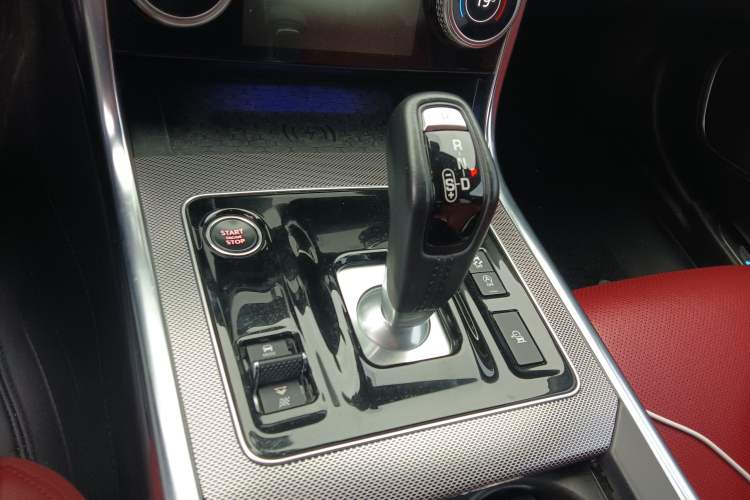 Used Jaguar XEL 2020 2.0T 200 PS R-DYNAMIC S Advanced Sport Edition Gear Lever