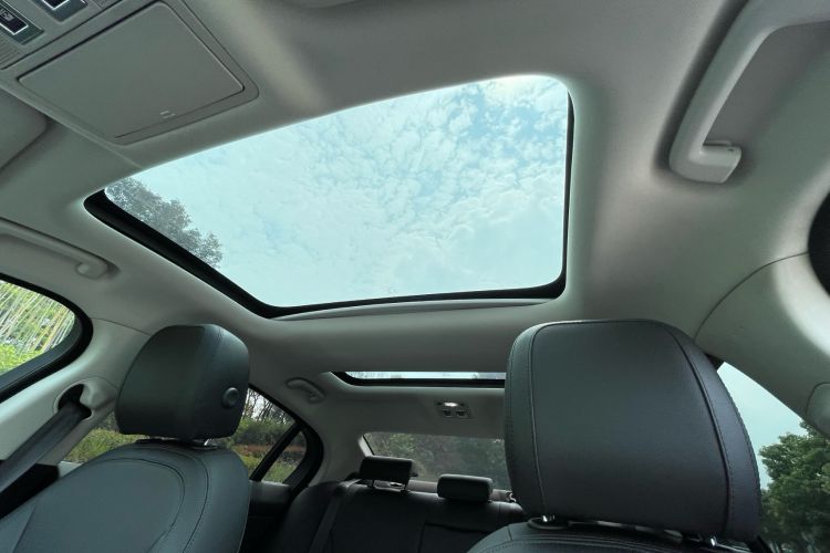 Used Jaguar XEL 2020 2.0T 250 PS SE Tech-Elegant Edition Headliner