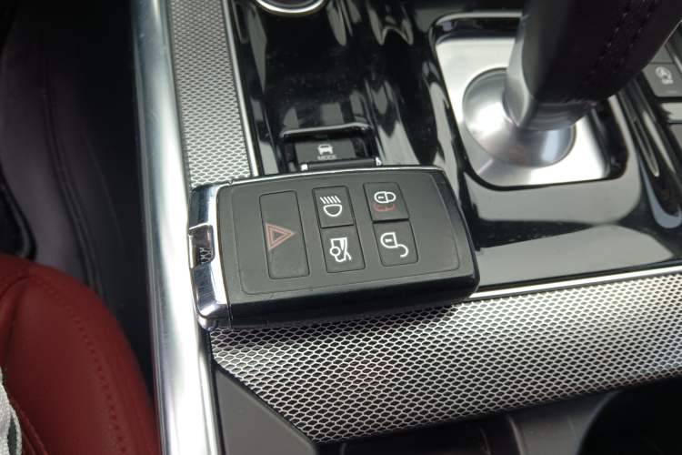 Used Jaguar XEL 2020 2.0T 200 PS R-DYNAMIC S Advanced Sport Edition Interior 1