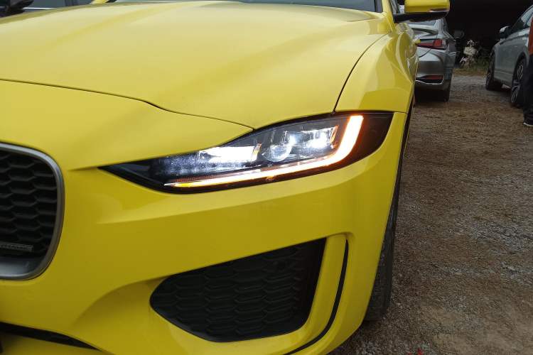 Used Jaguar XEL 2020 2.0T 200 PS R-DYNAMIC S Advanced Sport Edition Left Front Headlight