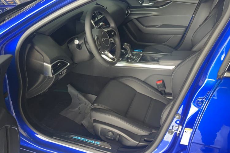 Used Jaguar XEL 2020 2.0T 250 PS SE Tech-Elegant Edition Left Front Seat