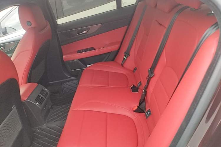 Used Jaguar XEL 2020 2.0T 200 PS R-DYNAMIC S Advanced Sport Edition Left Rear Seat