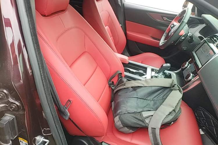 Used Jaguar XEL 2020 2.0T 200 PS R-DYNAMIC S Advanced Sport Edition Right Front Seat
