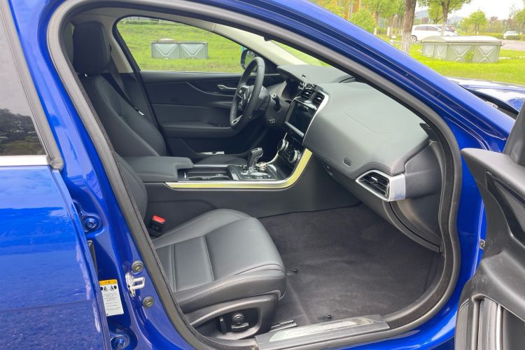 Used Jaguar XEL 2020 2.0T 250 PS SE Tech-Elegant Edition Right Front Seat