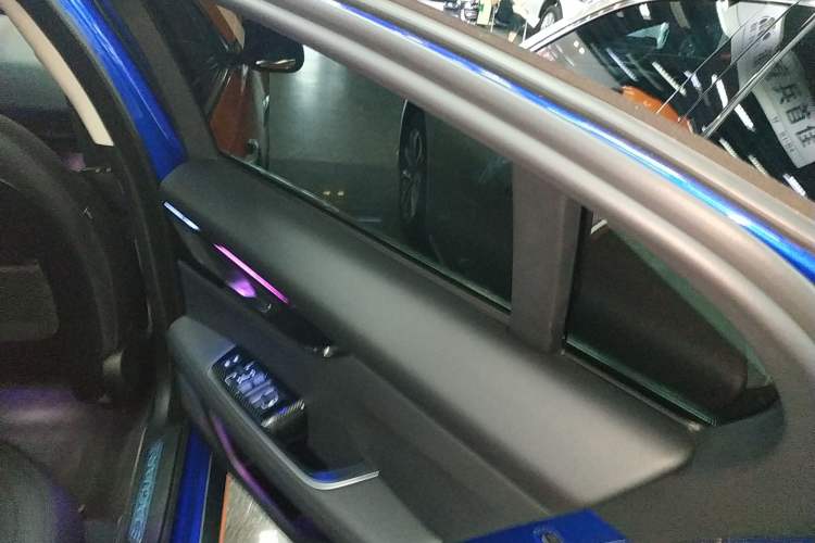Used Jaguar XEL 2020 2.0T 250 PS SE Tech-Elegant Edition Right Rear Door Interior