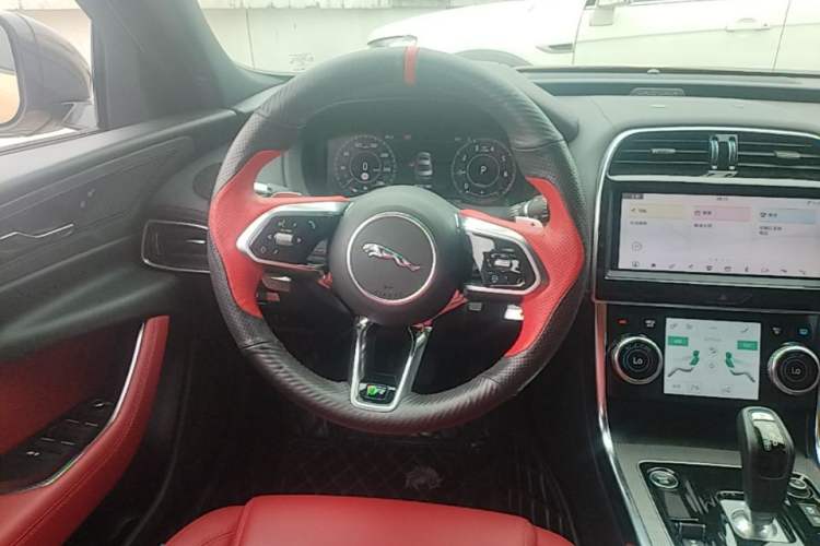 Used Jaguar XEL 2020 2.0T 200 PS R-DYNAMIC S Advanced Sport Edition Steering Wheel