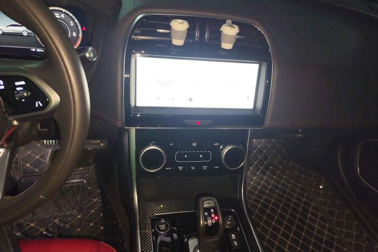 Used Jaguar XEL 2021 2.0T 250 PS Black Edition Sport Version Audio And AC Panel