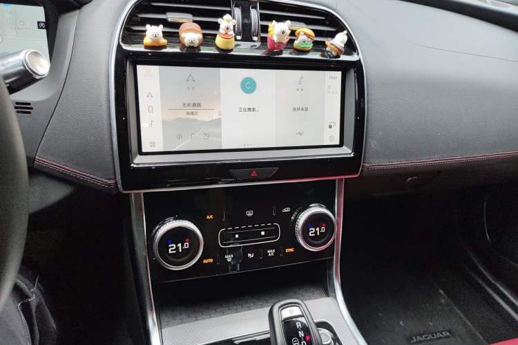 Used Jaguar XEL 2021 2.0T 250 PS R-DYNAMIC S Advanced Sport Edition Audio And AC Panel