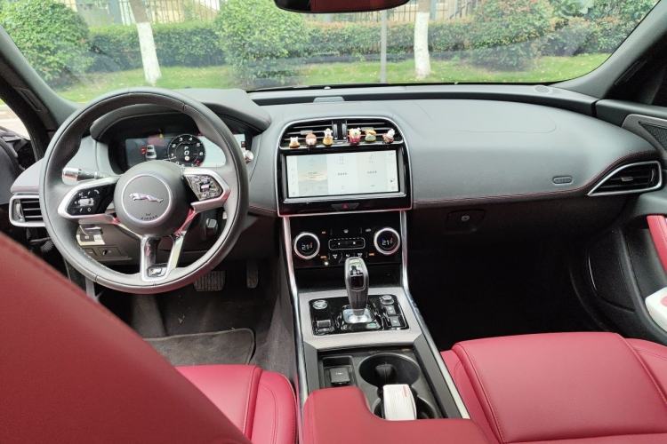 Used Jaguar XEL 2021 2.0T 250 PS R-DYNAMIC S Advanced Sport Edition Center Console