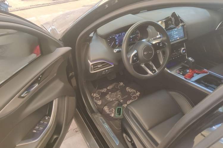 Used Jaguar XEL 2021 2.0T 200PS R-DYNAMIC Youth Sports Edition Driver Seat