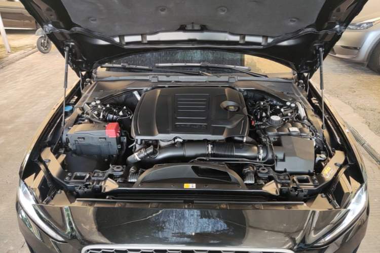 Used Jaguar XEL 2021 2.0T 200PS R-DYNAMIC Youth Sports Edition Engine Bay