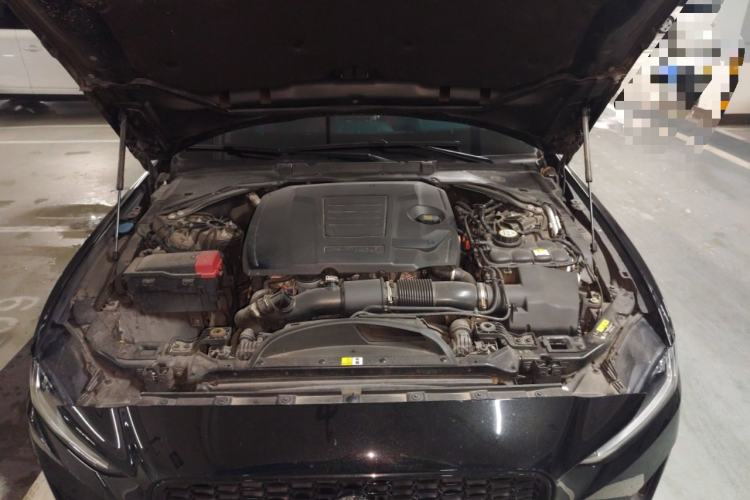 Used Jaguar XEL 2021 2.0T 250 PS Black Edition Sport Version Engine Bay