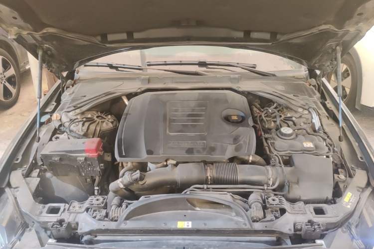 Used Jaguar XEL 2021 2.0T 200PS R-DYNAMIC Youth Sports Edition Engine Bay